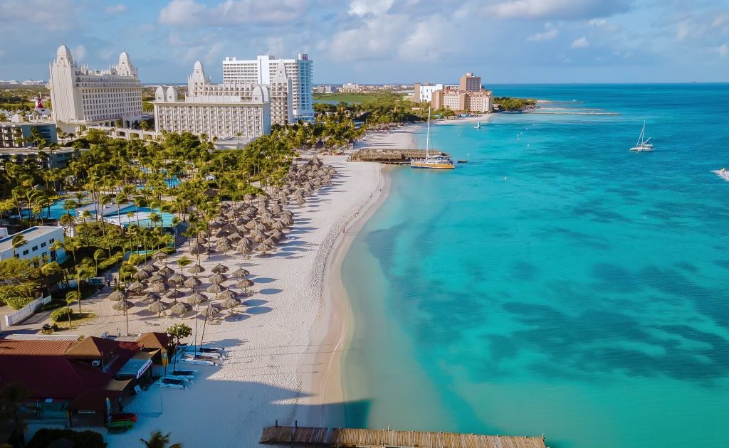 Playas De Aruba Y Tres Planes Para Hacer En La Isla Feliz